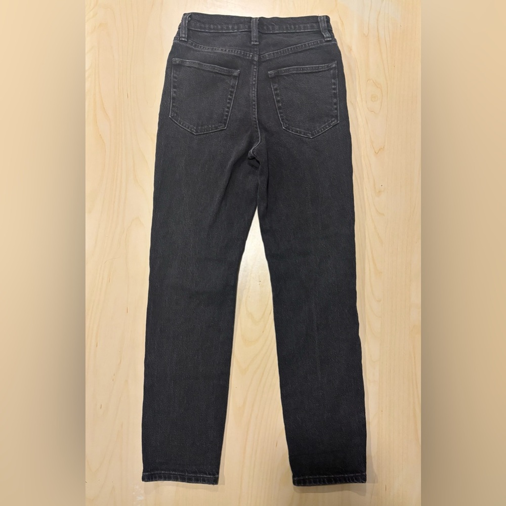 OAK + FORT High Rise Straight Leg Jeans – Black Washed Denim – Size 25 - Picture 5 of 8